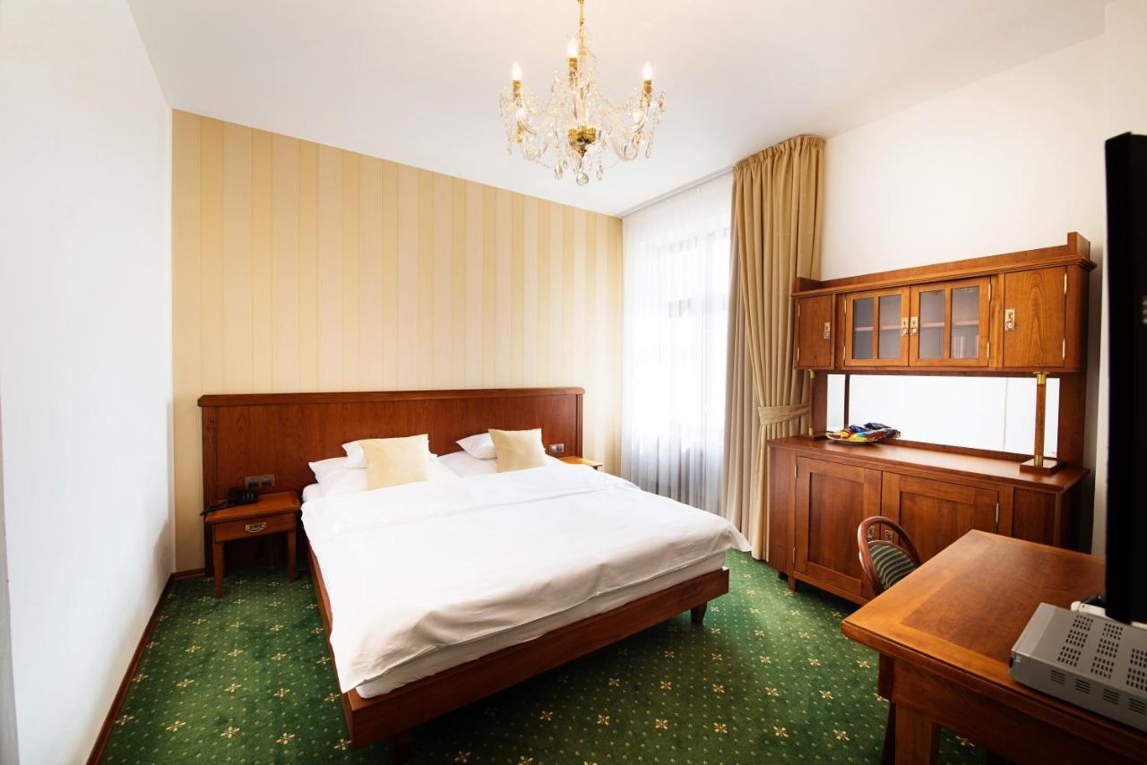 Hotel Slavie Pelhřimov Dış mekan fotoğraf